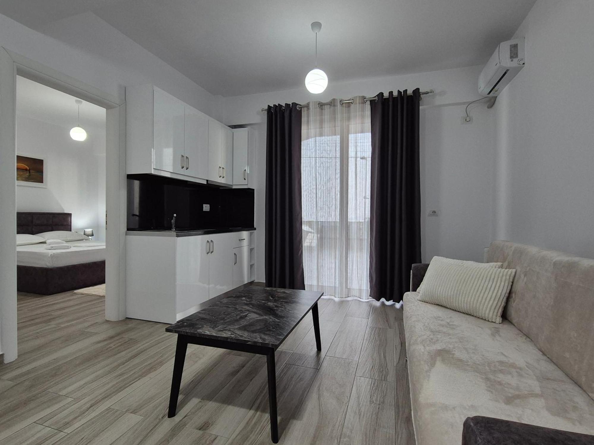 Flore Rooms Sarandë Eksteriør bilde